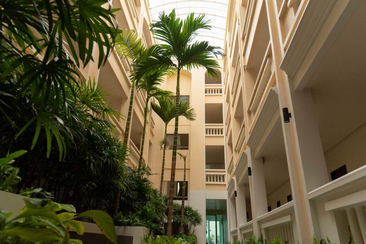 Park 38 Hotel Phuket Buitenkant foto