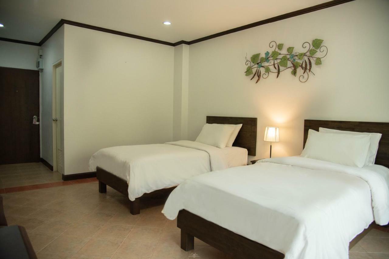Park 38 Hotel Phuket Buitenkant foto