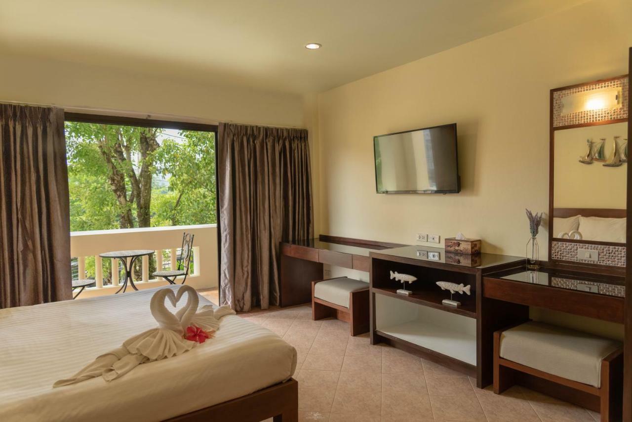 Park 38 Hotel Phuket Buitenkant foto