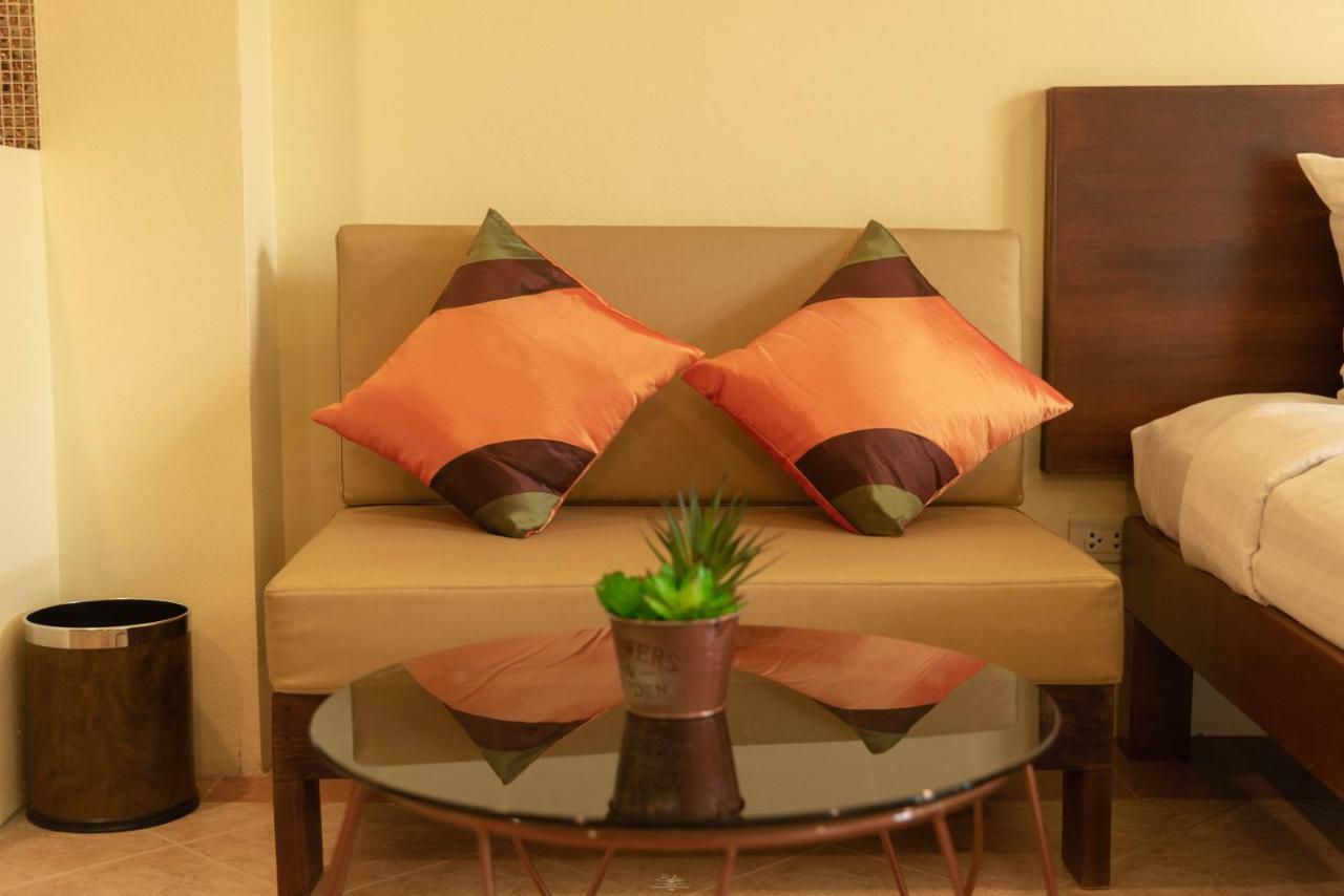 Park 38 Hotel Phuket Buitenkant foto